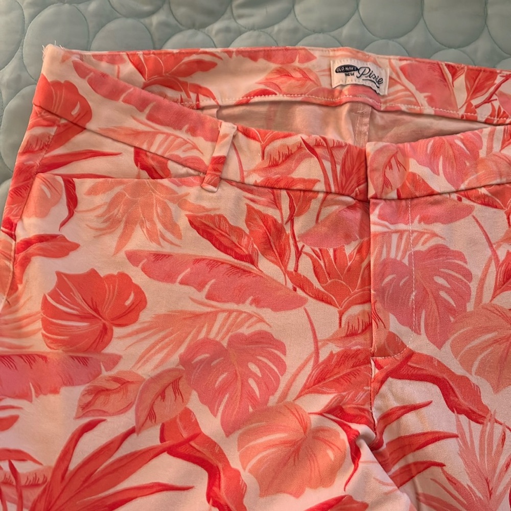 Old Navy Pixie capris pants